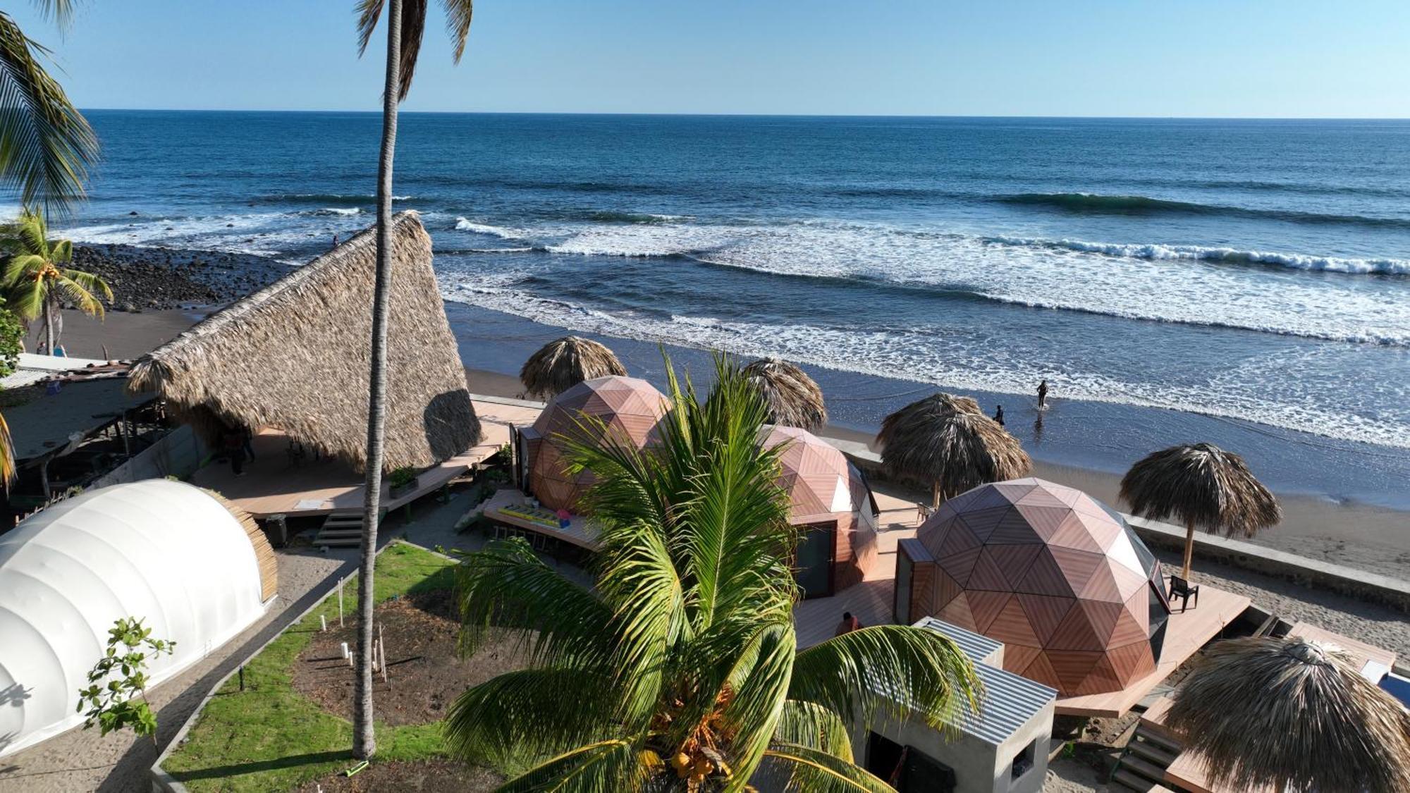 Almare Zonte - Beachfront Glamping Hotel El Zonte Buitenkant foto