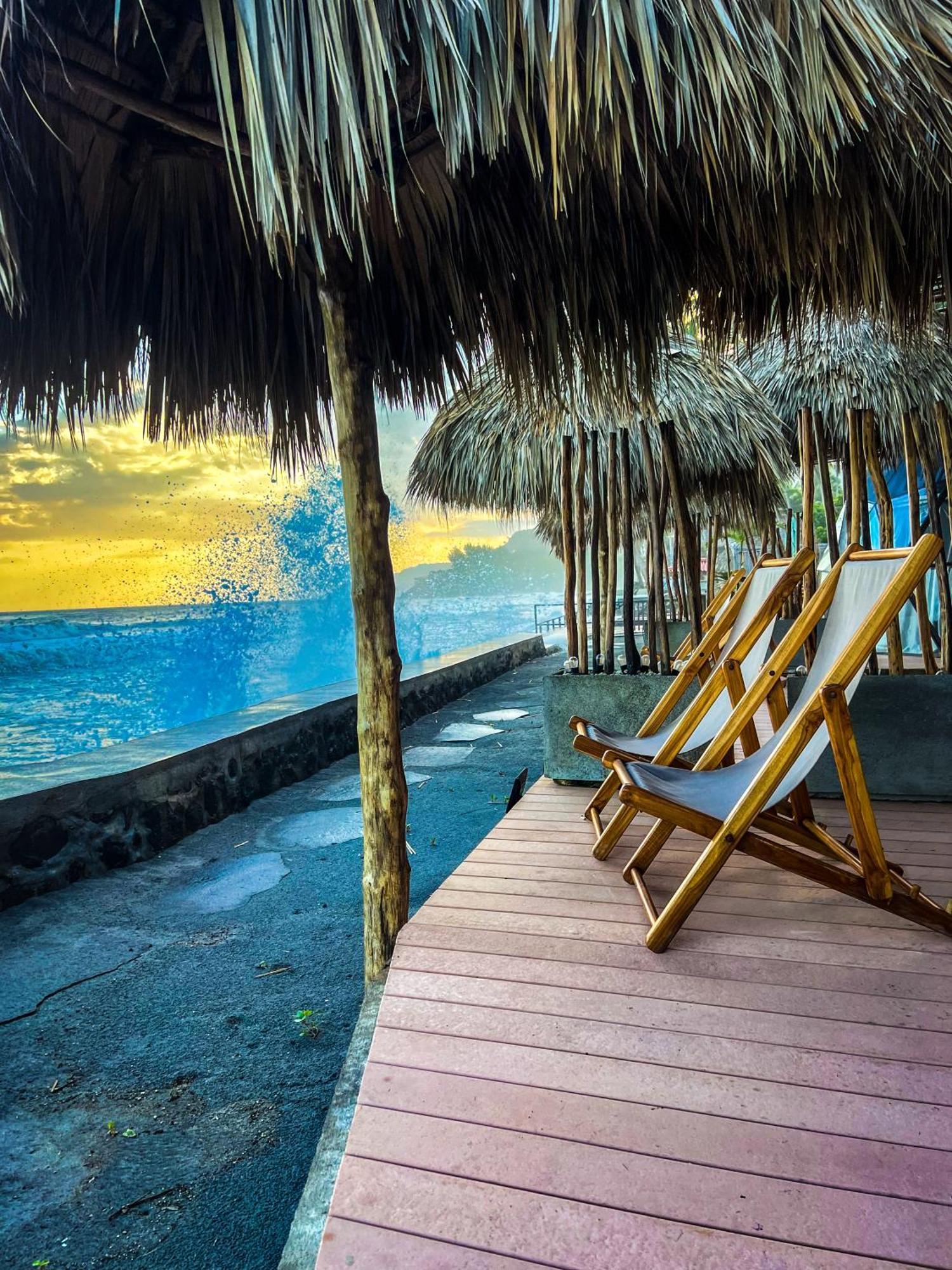 Almare Zonte - Beachfront Glamping Hotel El Zonte Buitenkant foto
