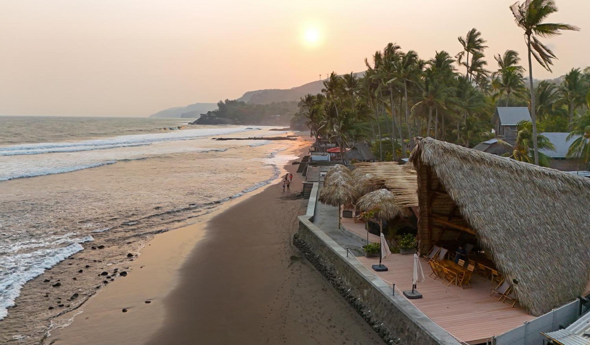 Almare Zonte - Beachfront Glamping Hotel El Zonte Buitenkant foto