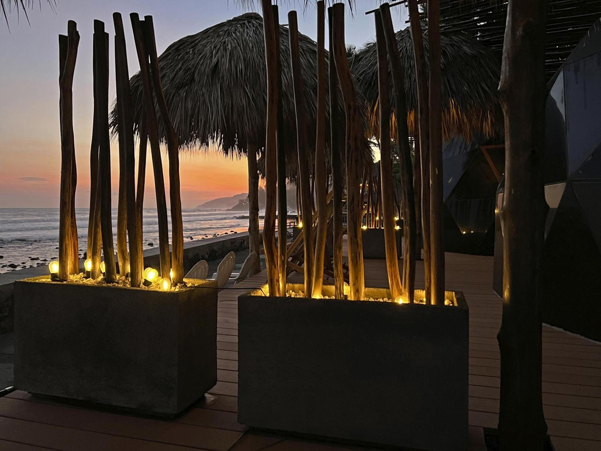 Almare Zonte - Beachfront Glamping Hotel El Zonte Buitenkant foto