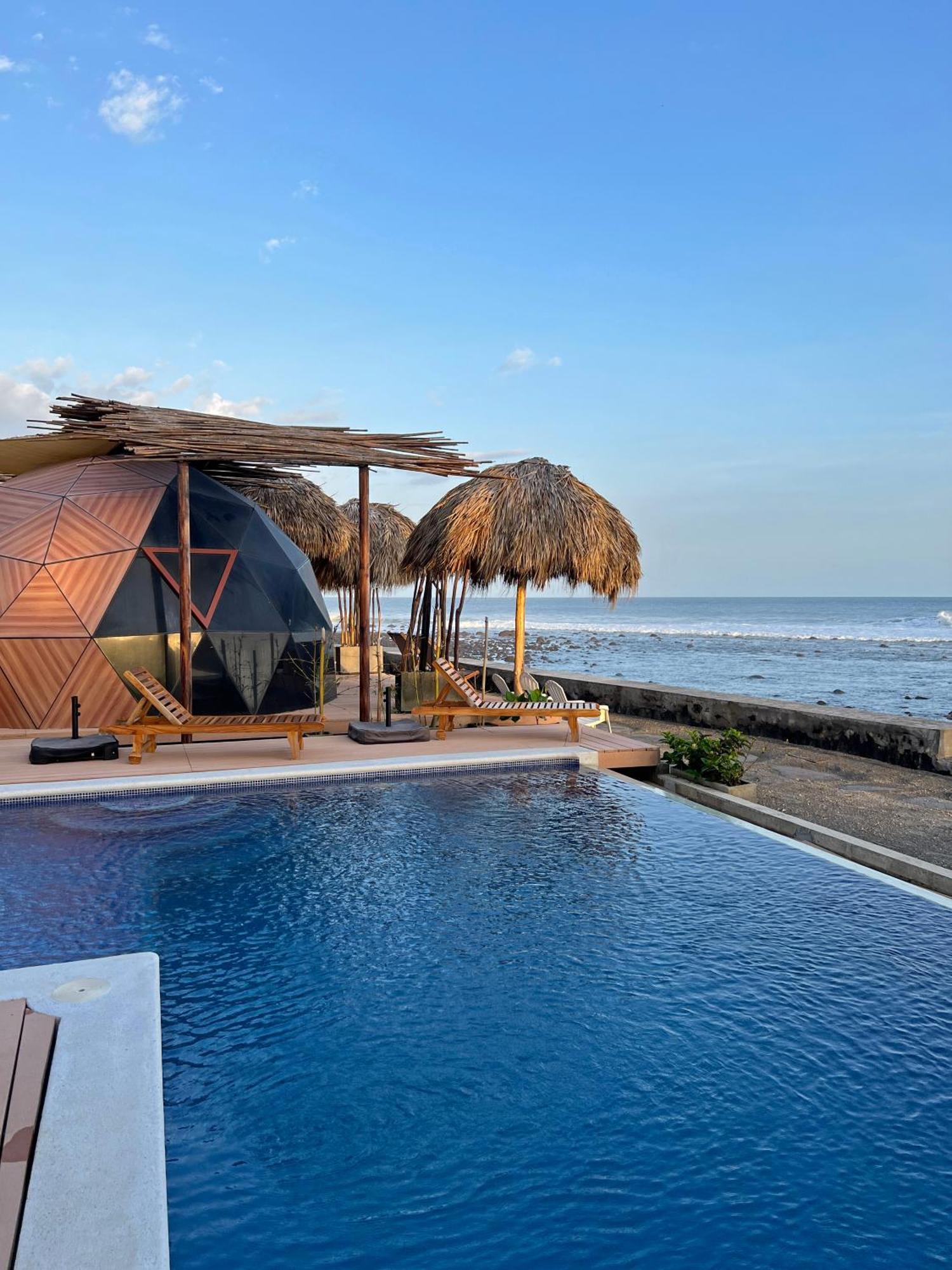 Almare Zonte - Beachfront Glamping Hotel El Zonte Buitenkant foto