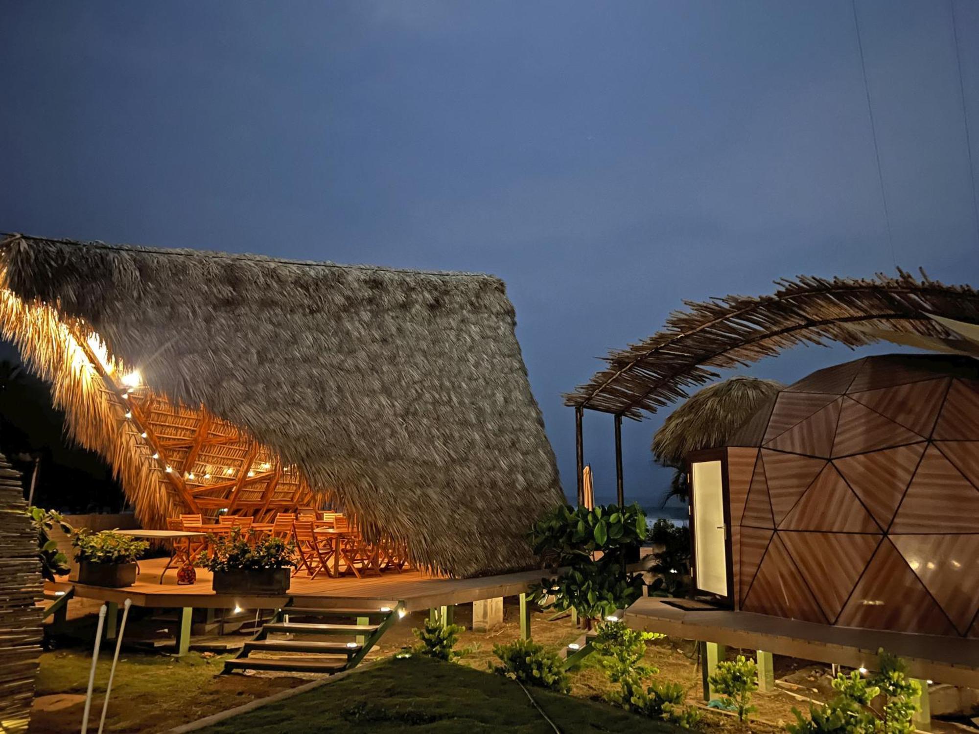 Almare Zonte - Beachfront Glamping Hotel El Zonte Buitenkant foto