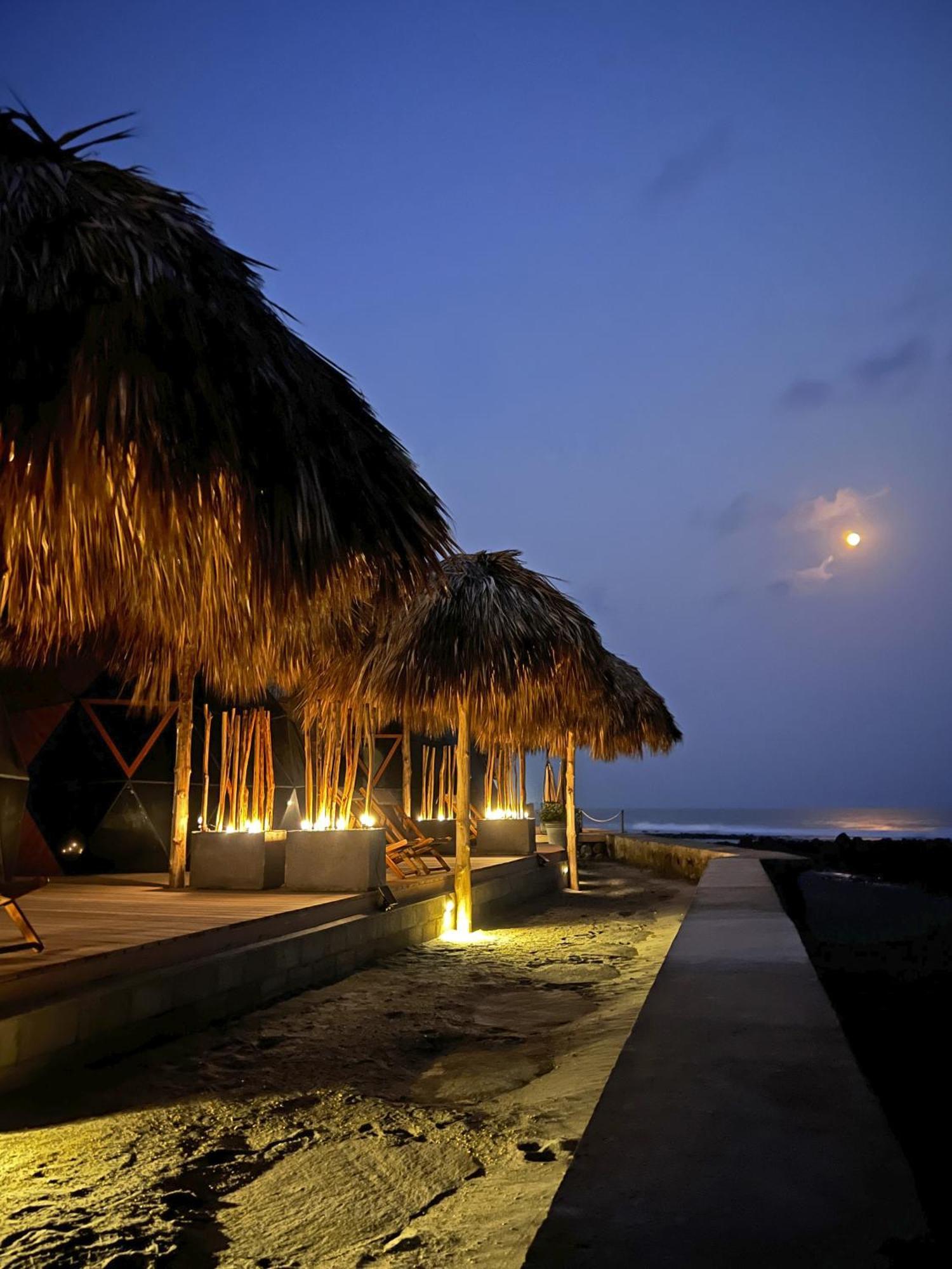 Almare Zonte - Beachfront Glamping Hotel El Zonte Buitenkant foto