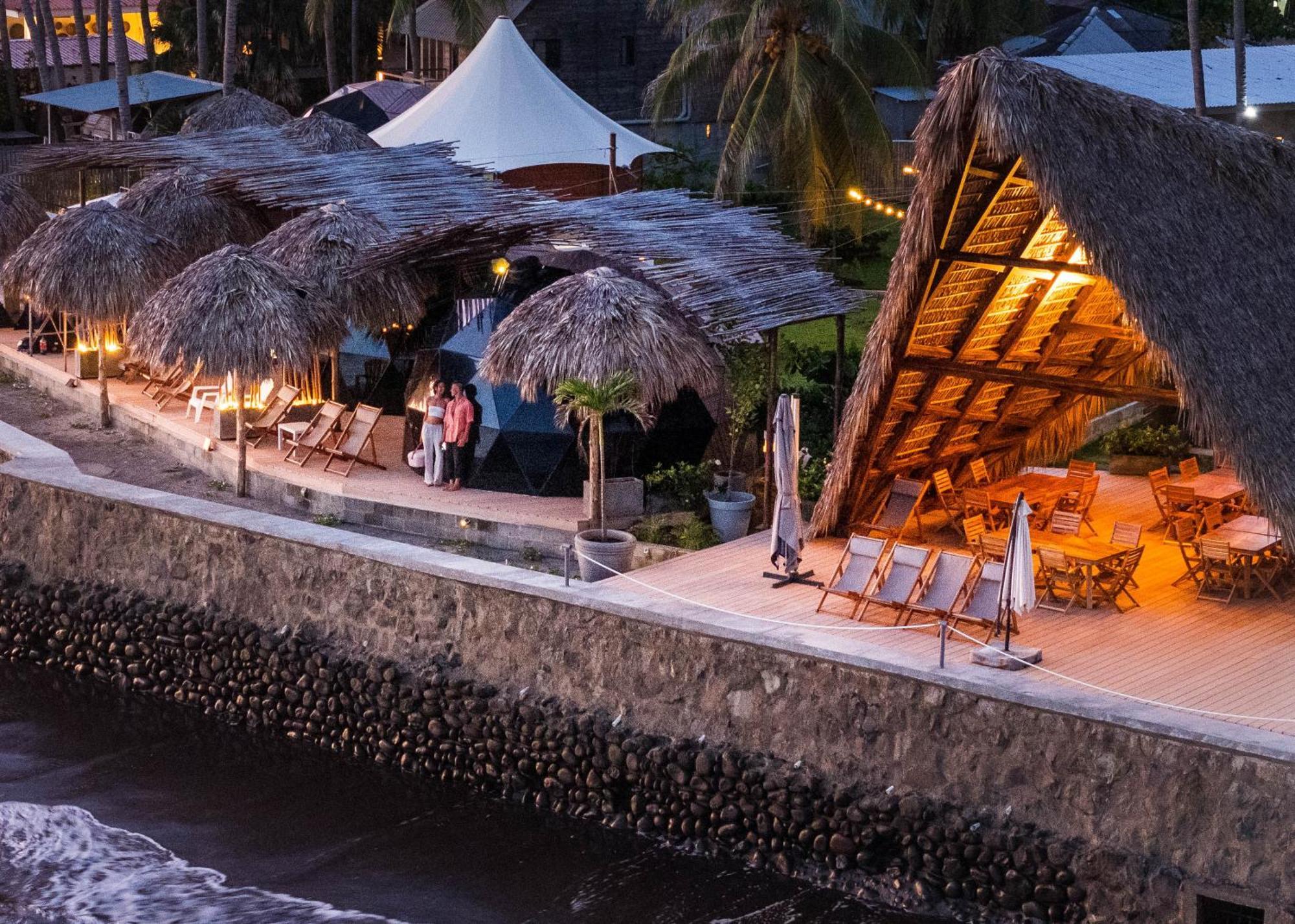 Almare Zonte - Beachfront Glamping Hotel El Zonte Buitenkant foto