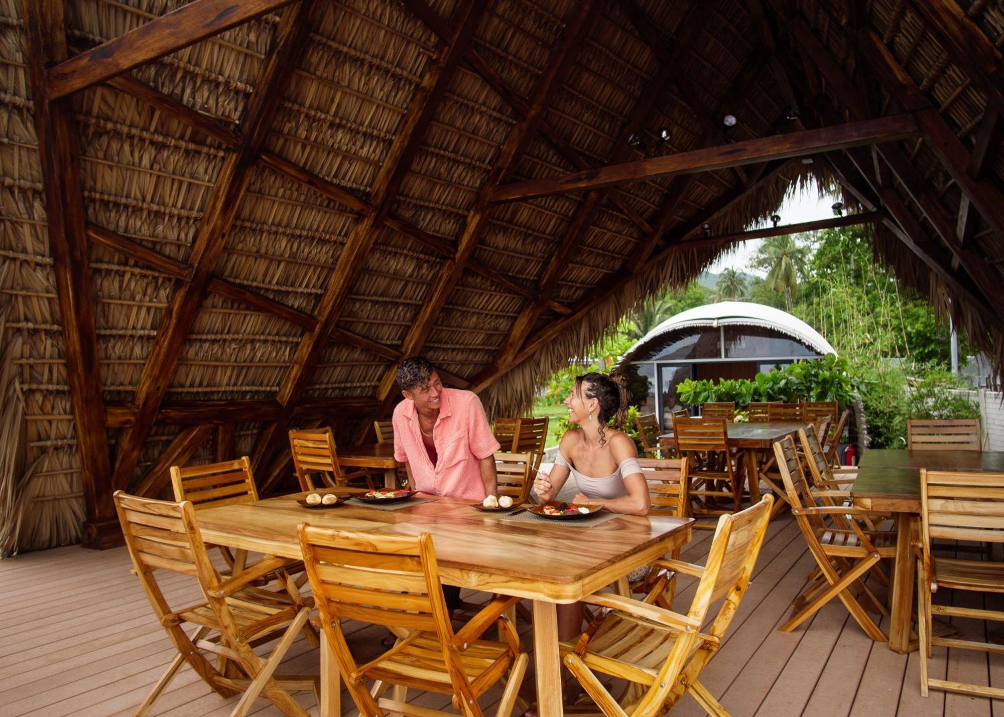 Almare Zonte - Beachfront Glamping Hotel El Zonte Buitenkant foto